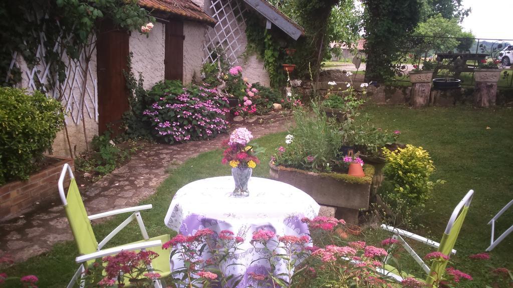 Allee Des Peupliers Panzió Chevigny Kültér fotó